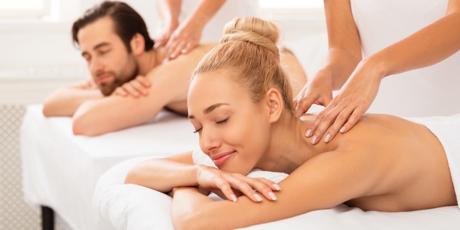 Массаж паре ростов. Пара в спа. Ени массаж. Центр массажа. Massage Dubai